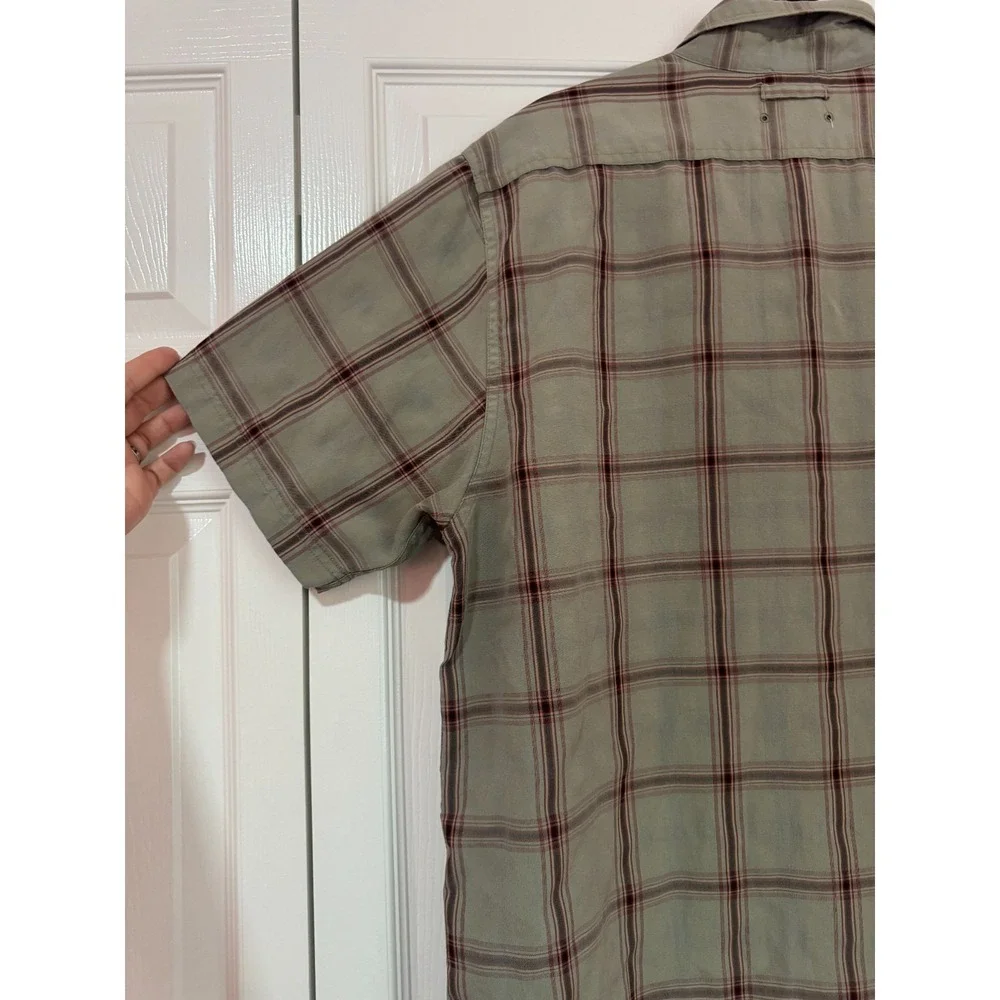 North Face Plaid Fishing Hiking Shirt XL Back Vent Mesh Button Down Zip Pocket